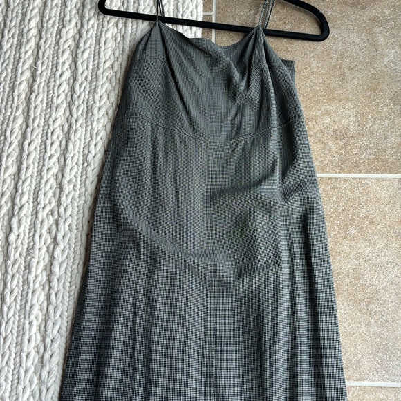Express Sz 1-2 dress, adjustable straps, 3 buttons and slit - Picture 9 of 16